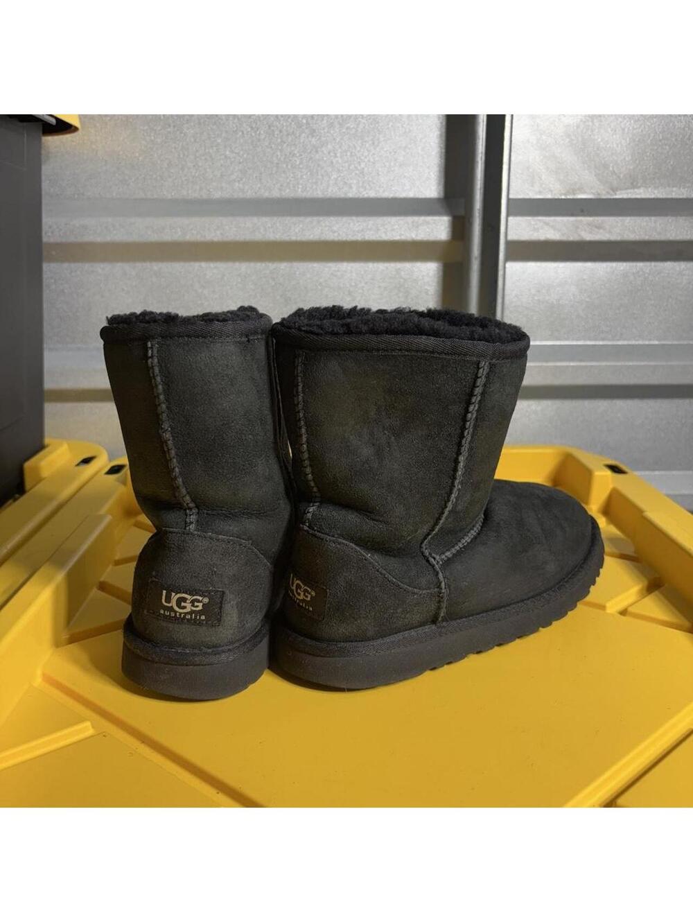 UGG Australia Classic Short Boots Black Shearling Women's Size 4